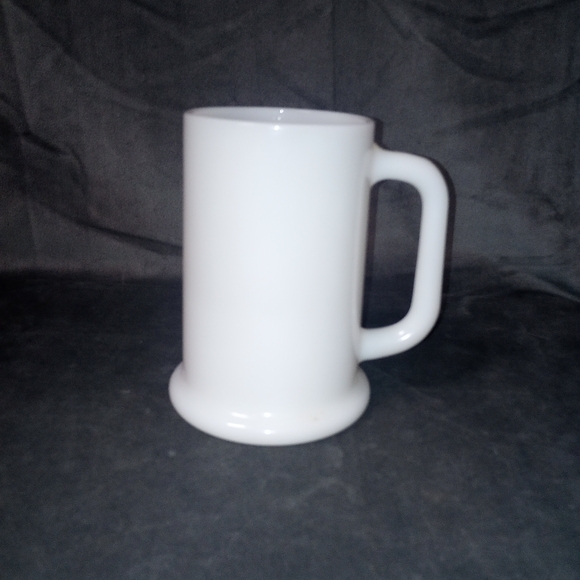 Vintage Milk Glass Mug EUC 5 in Tall - Picture 1 of 6